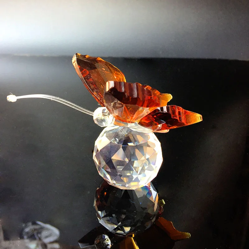 6 Colors Crystal Butterfly Fig - Paper Weight Crystal recension och pris